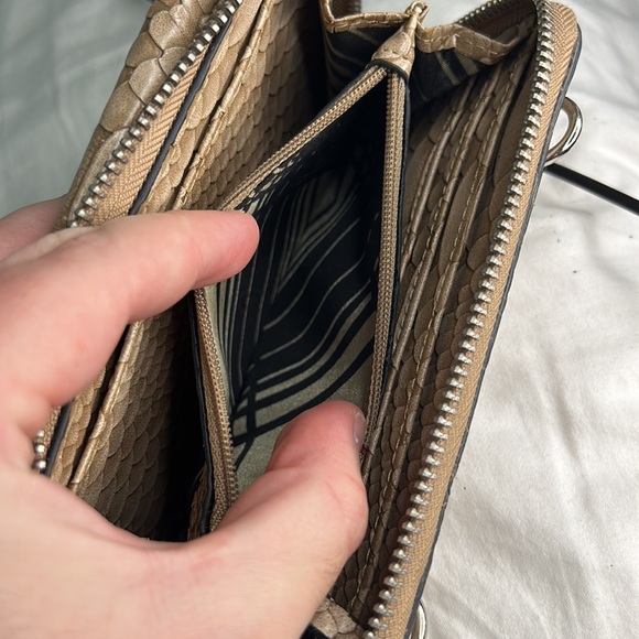 London Fog Brown/Tan Snake Printed Wristlet Wallet - Picture 7 of 9